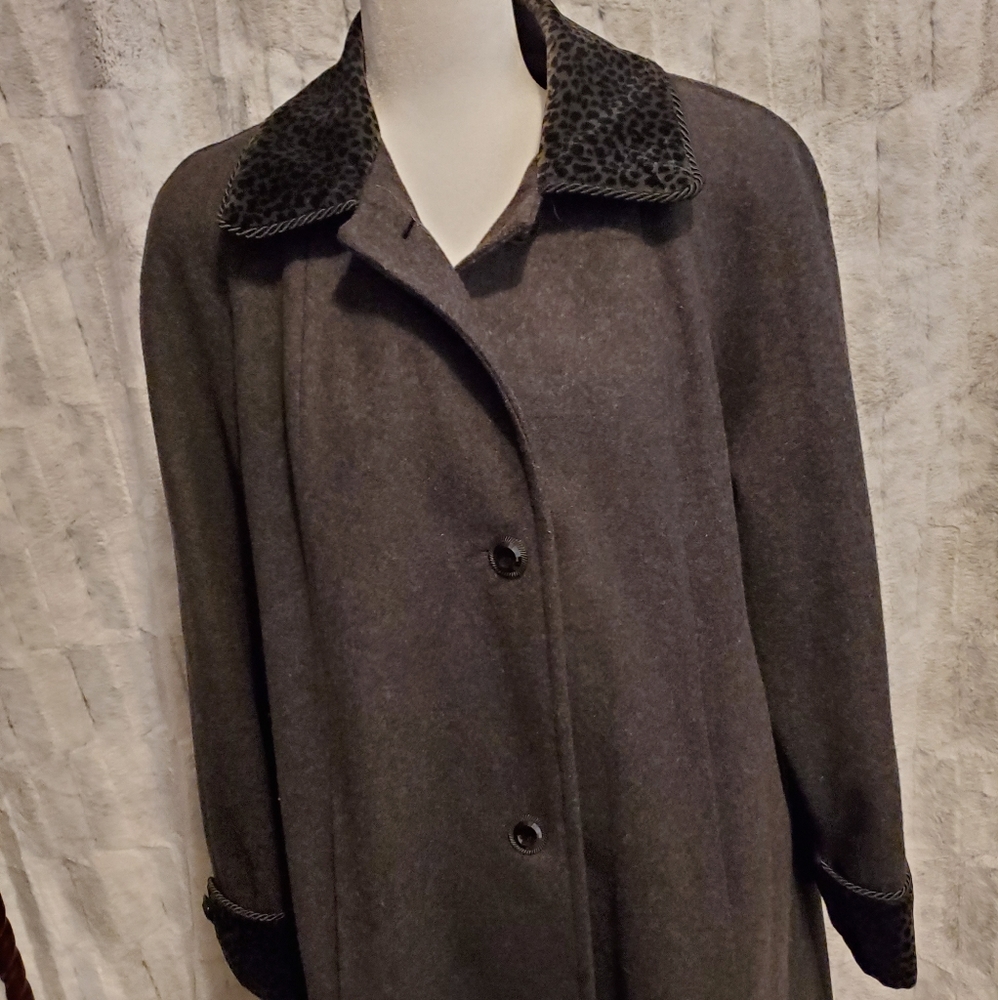 Gently used elegant coat.